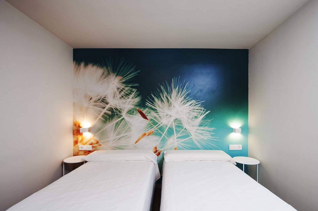 Two-Bedroom Apartment,542997471:JPEG