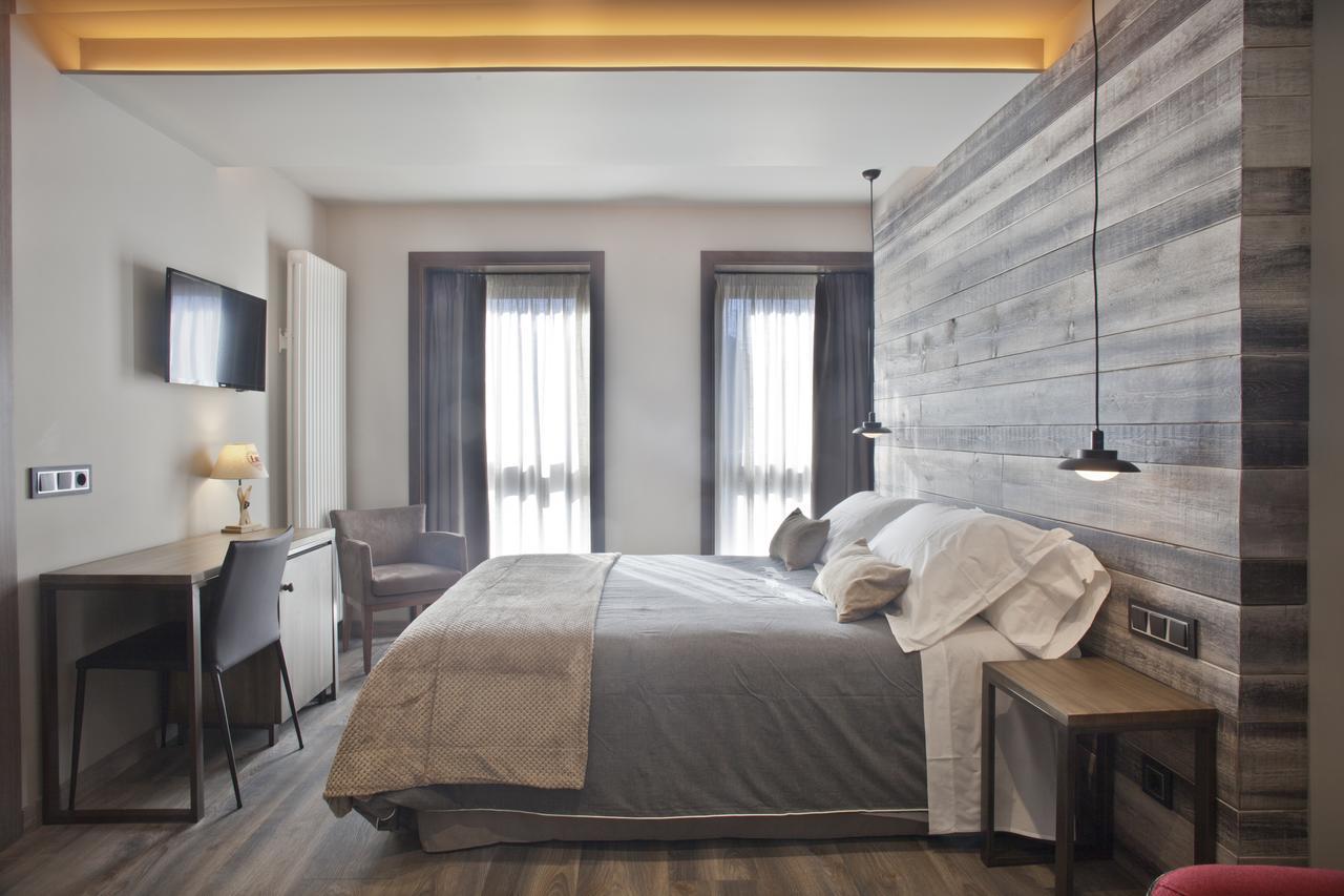 Double or Twin Room,543277434:JPEG