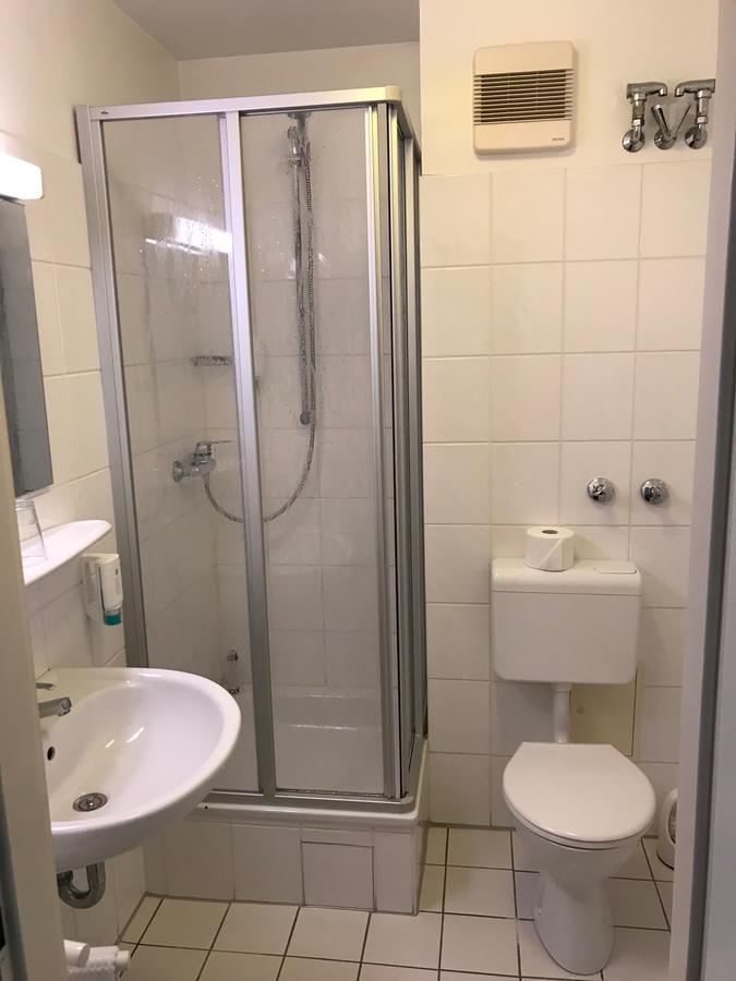 Double Room Private Bathroom,726934708:JPEG