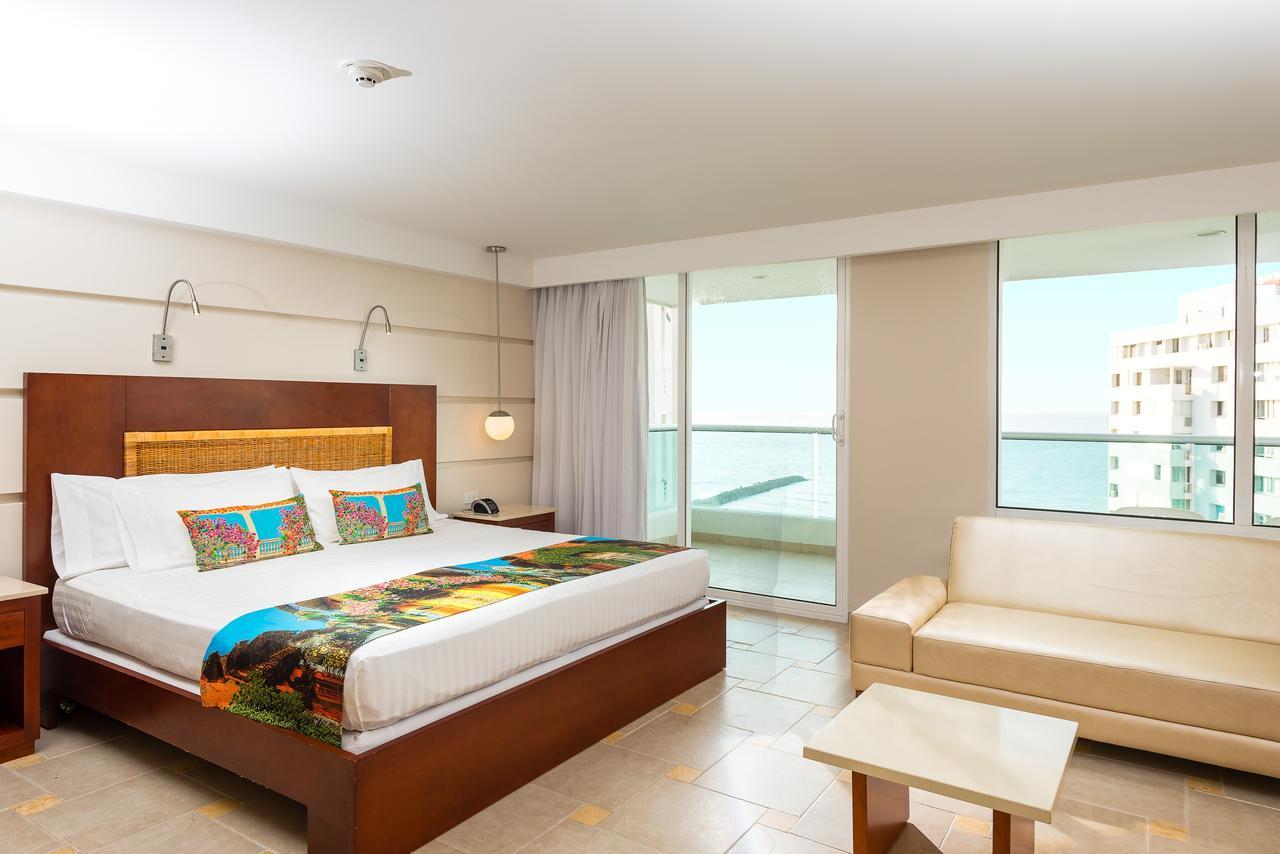 Superior King Room City View
