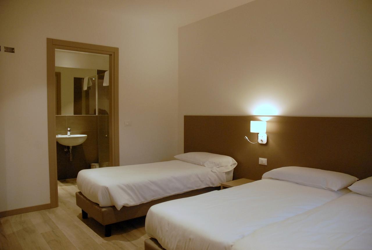 Superior Quadruple Room,739090306:JPEG