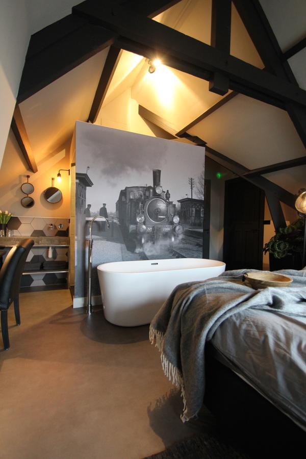 Deluxe Double Room Bath