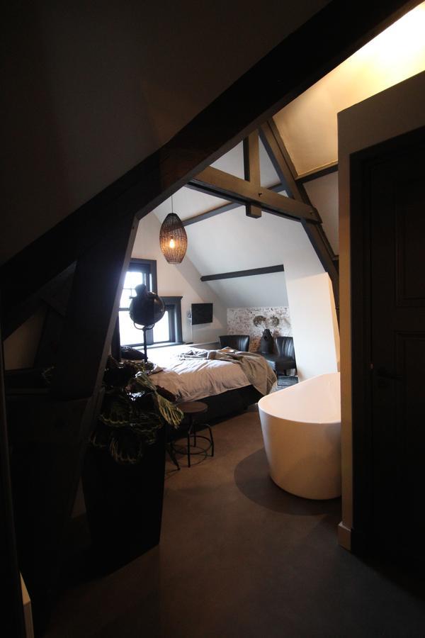 Deluxe Double Room Bath