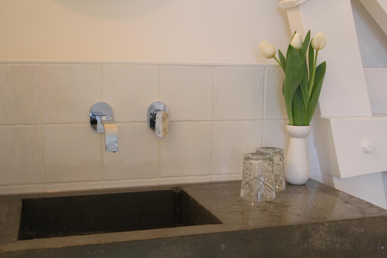 Deluxe Double Room Shower