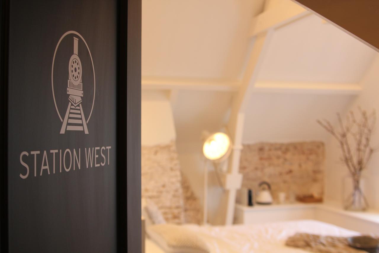 Deluxe Double Room Shower