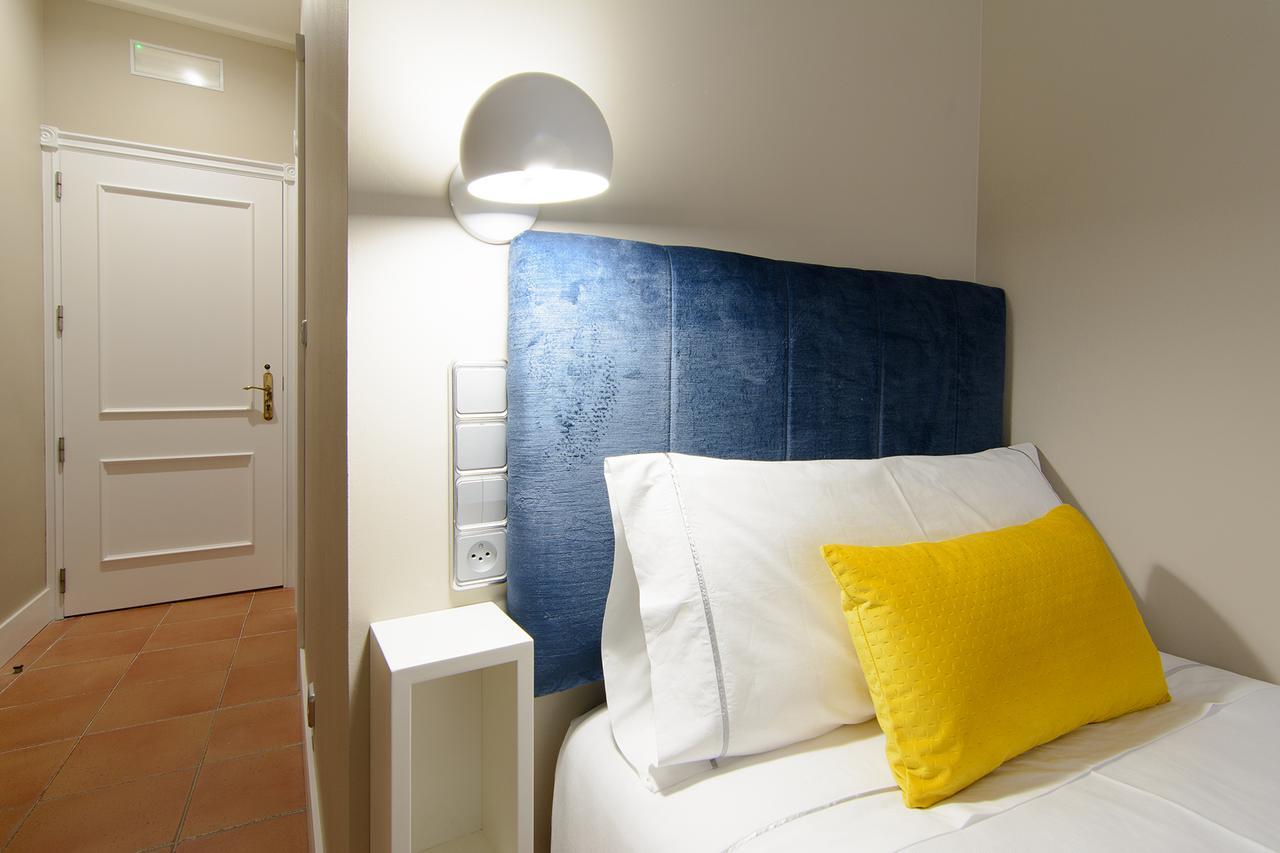 Standard Single Room,631944456:JPEG