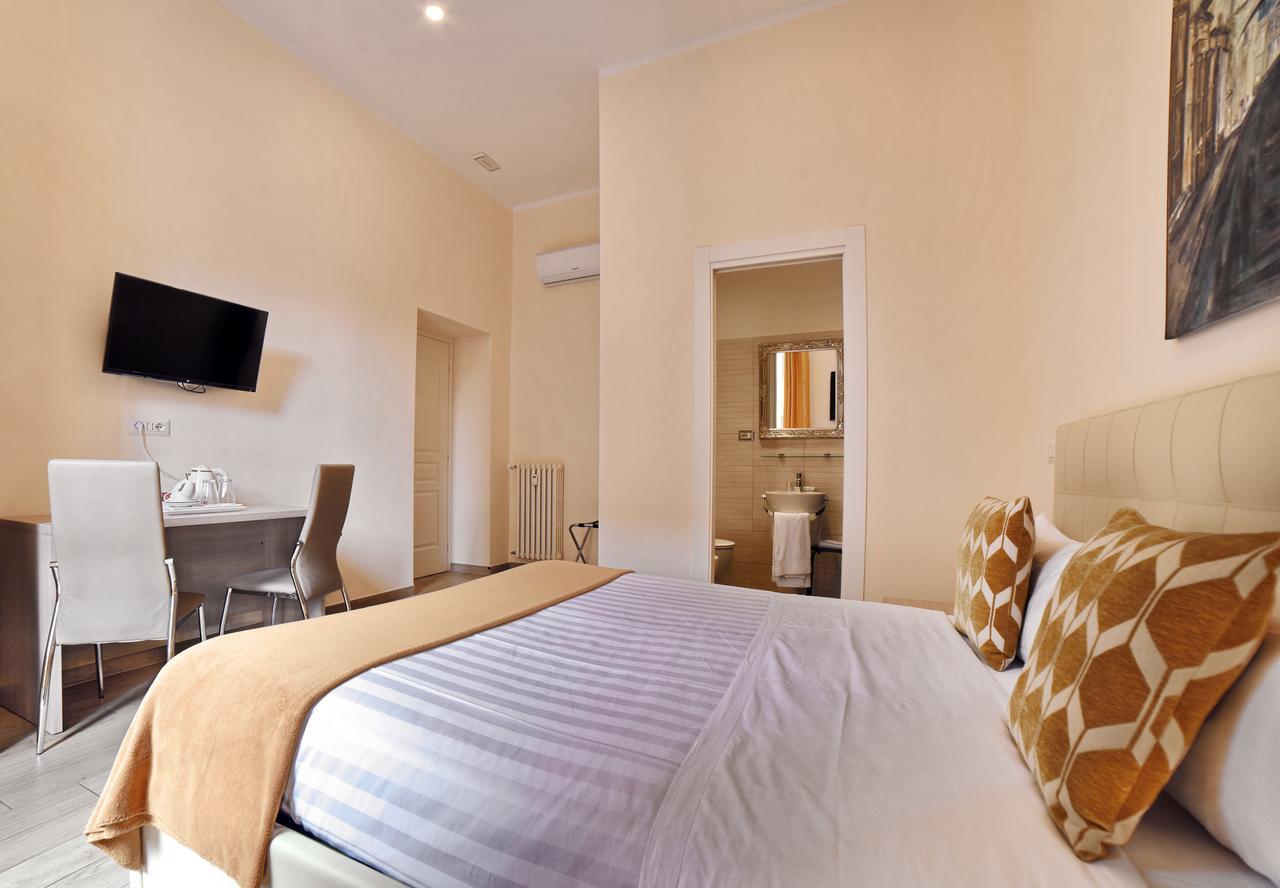 Deluxe Double Room with Balcony,546050973:JPEG