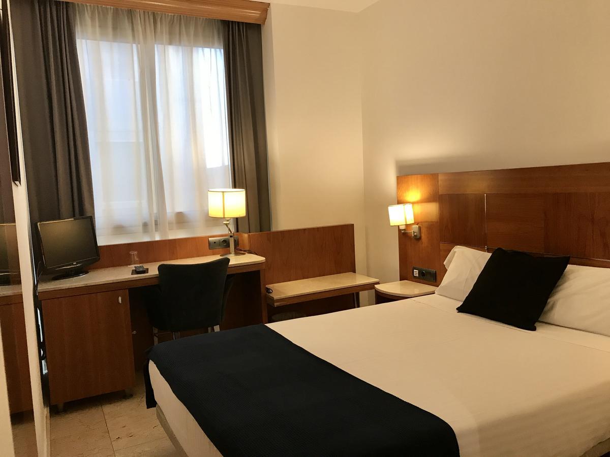 Single Room,546942279:JPEG