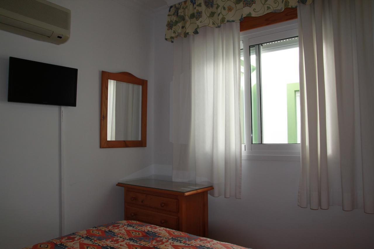 Single Room,820281941:JPEG