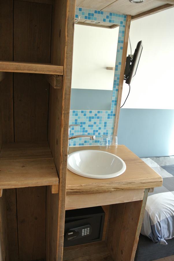 Small Single Room,1371919835:JPEG