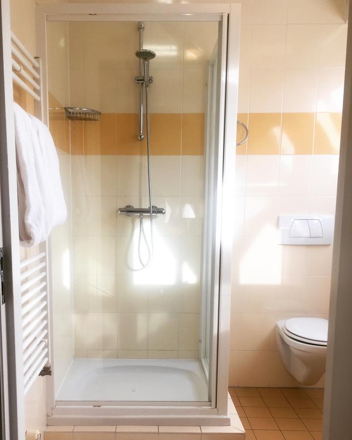 Deluxe Double Room,688323630:JPEG