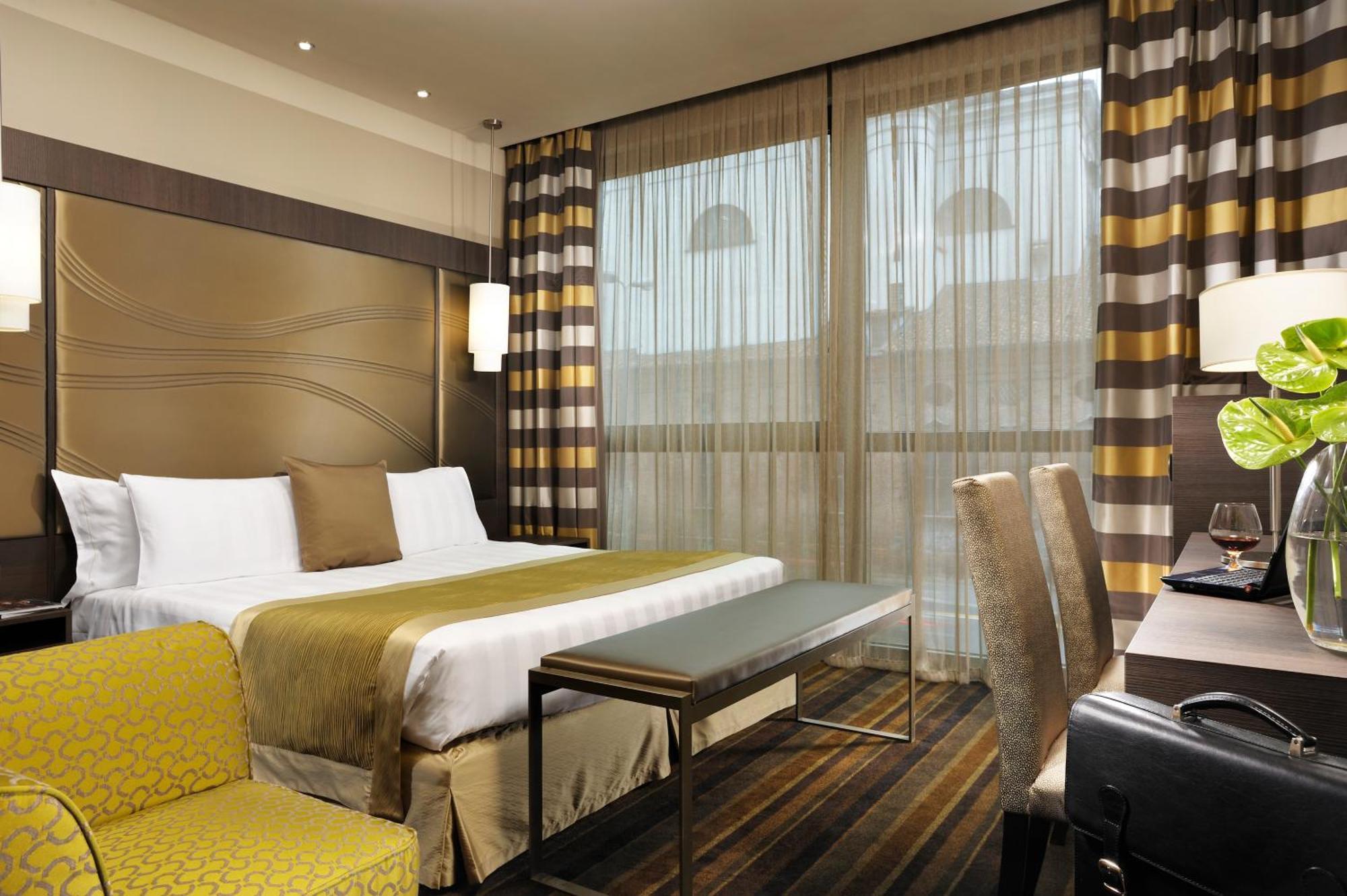 Superior Double or Twin Room,416149185:JPEG