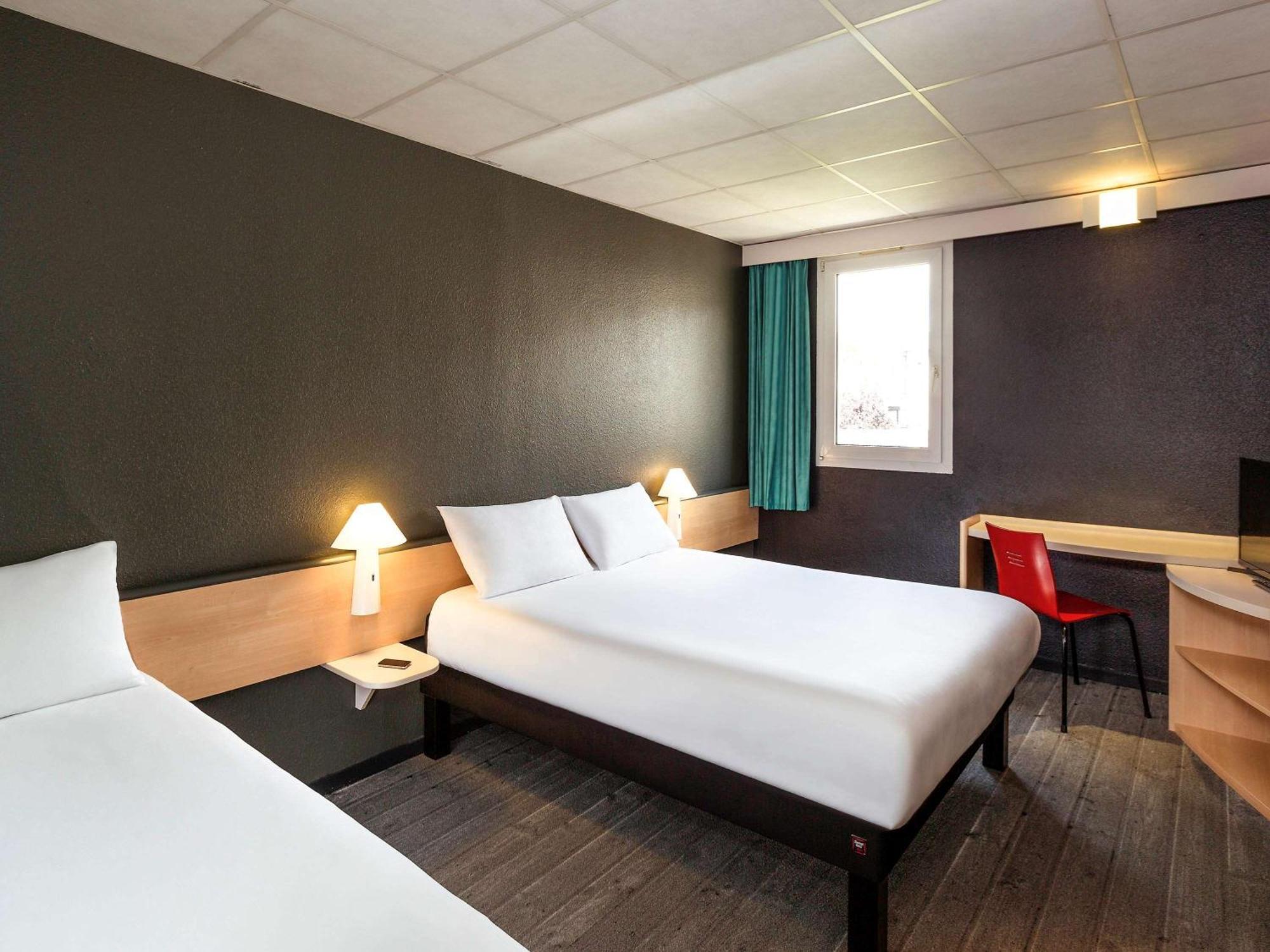Room a Double Bed Twin Beds