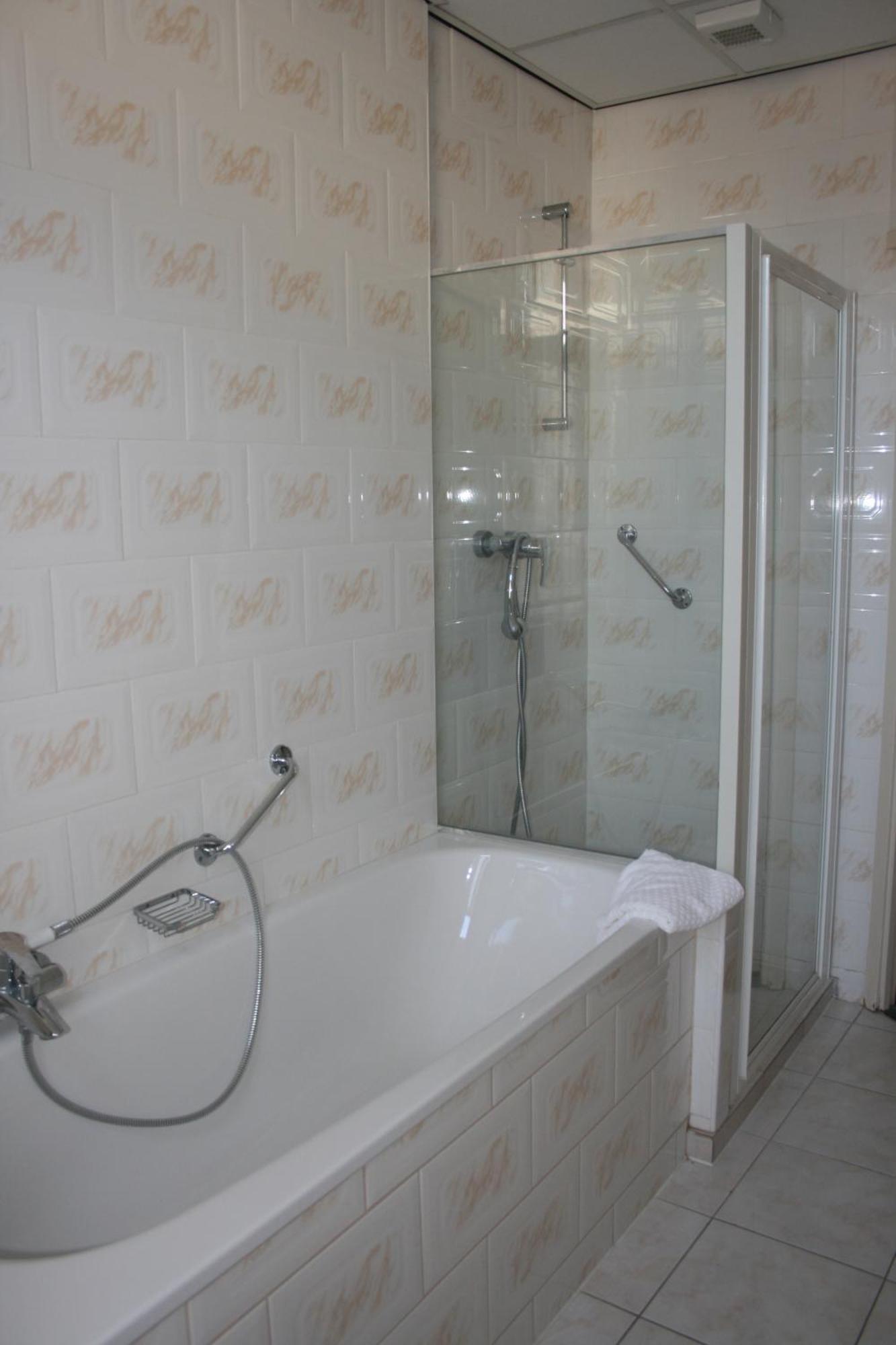 Comfort Double Room Bath