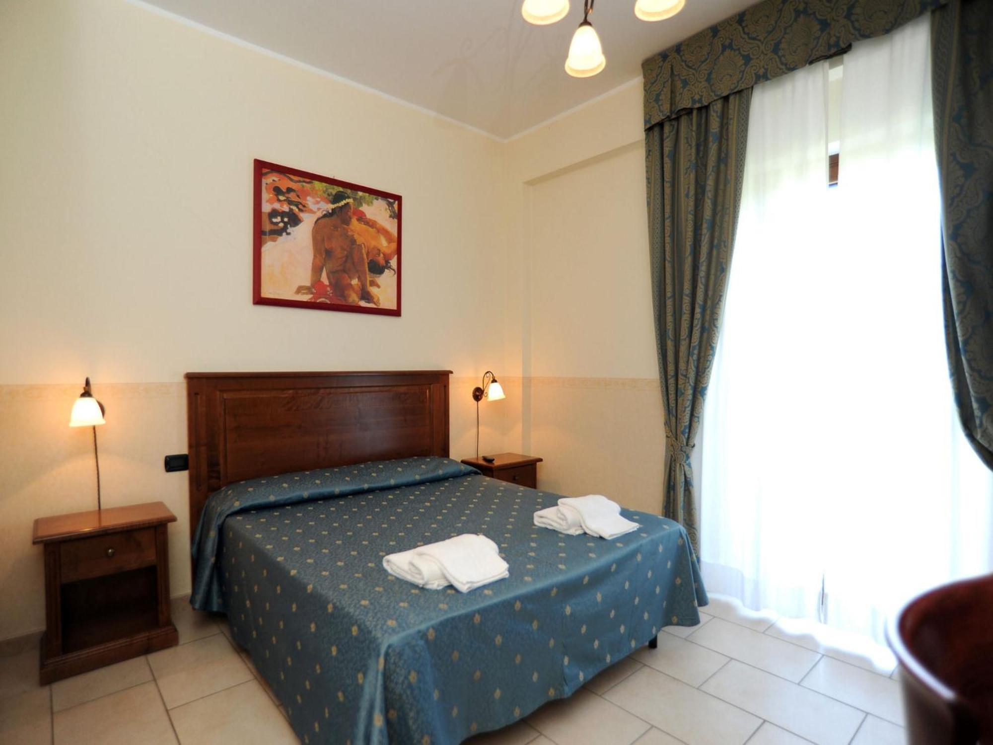 Standard Double Room,68459486:JPEG