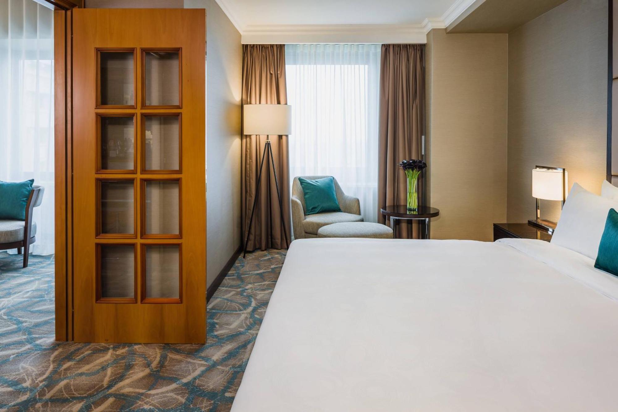 Executive Suite Access Executive Lounge,557791542:JPEG
