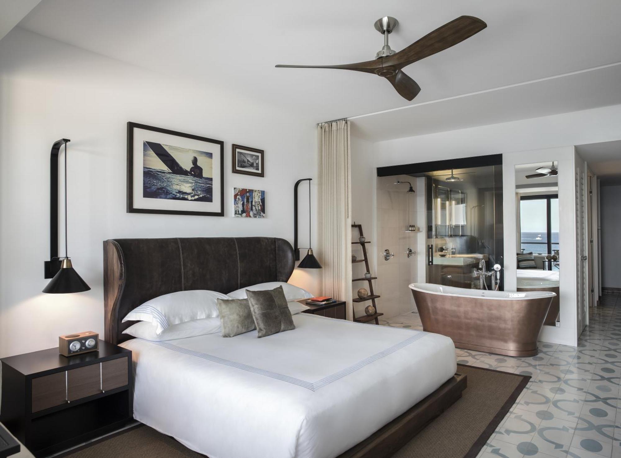 Deluxe King Room Ocean View