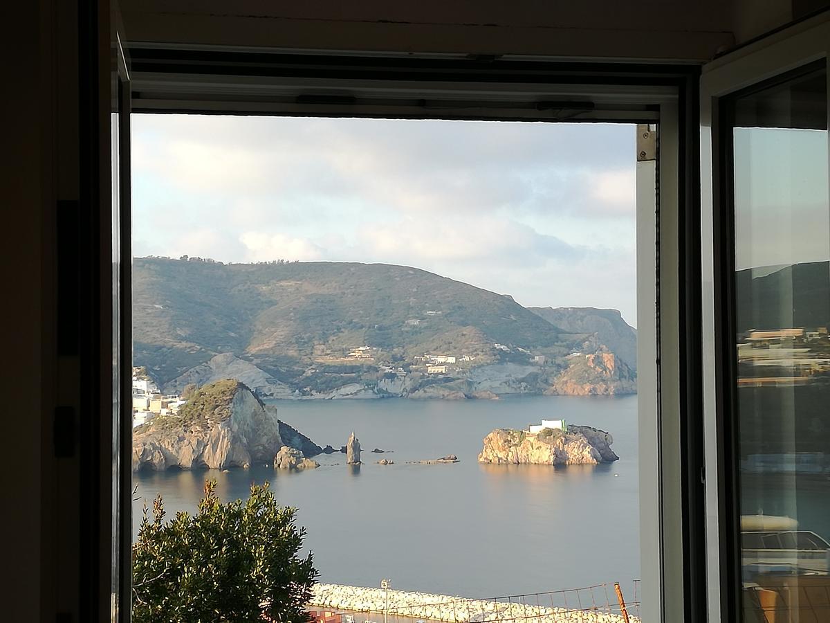 Standard Triple Room Sea View,559578156:JPEG