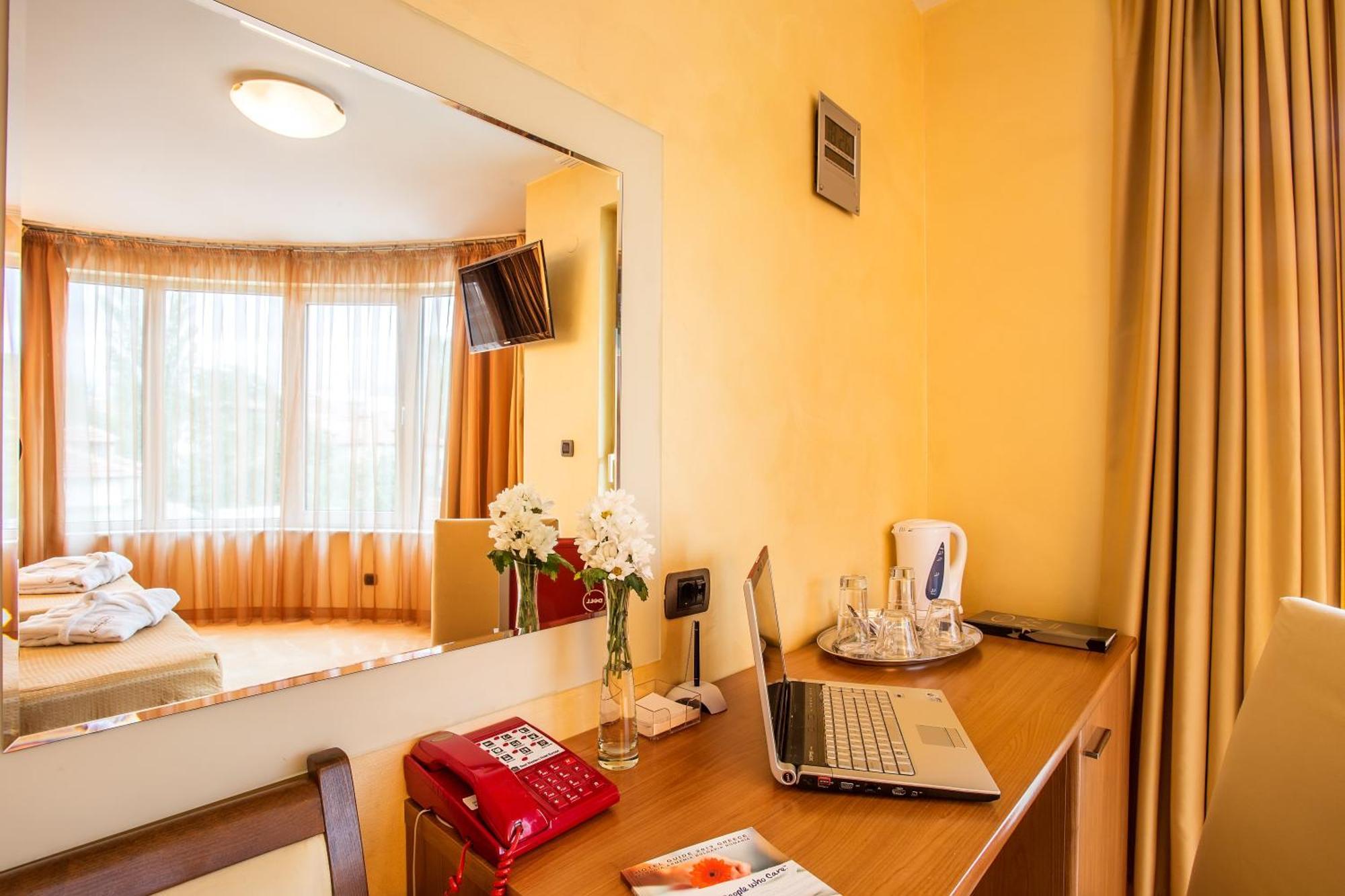 Deluxe Double Room Underground