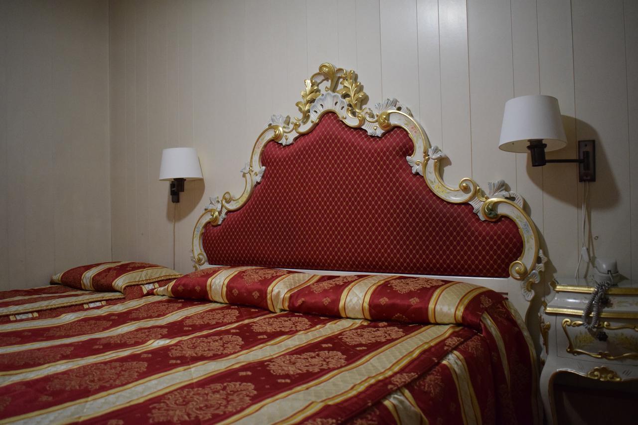 Triple Room,560478051:JPEG