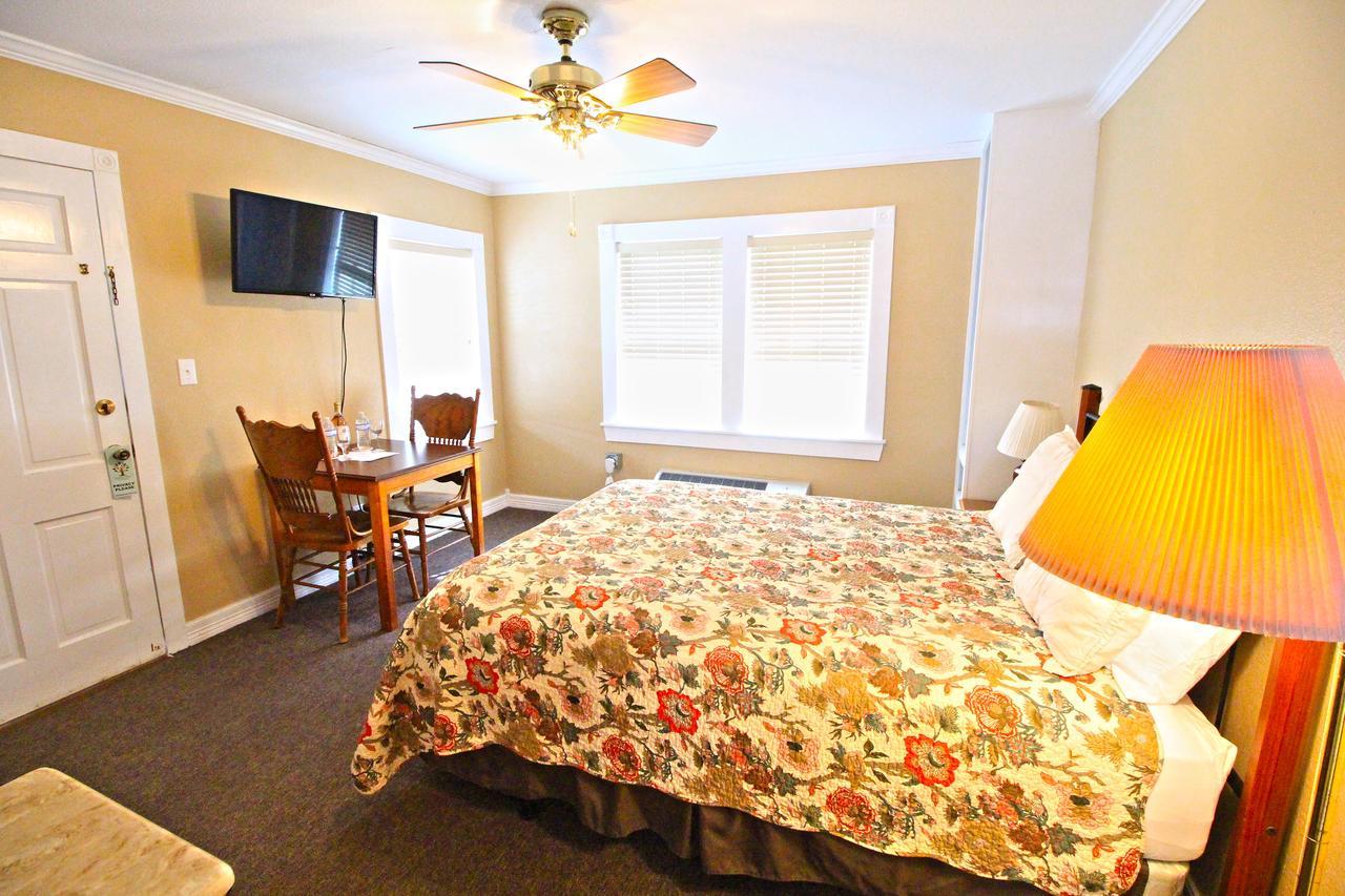 Queen Room Upper Floor