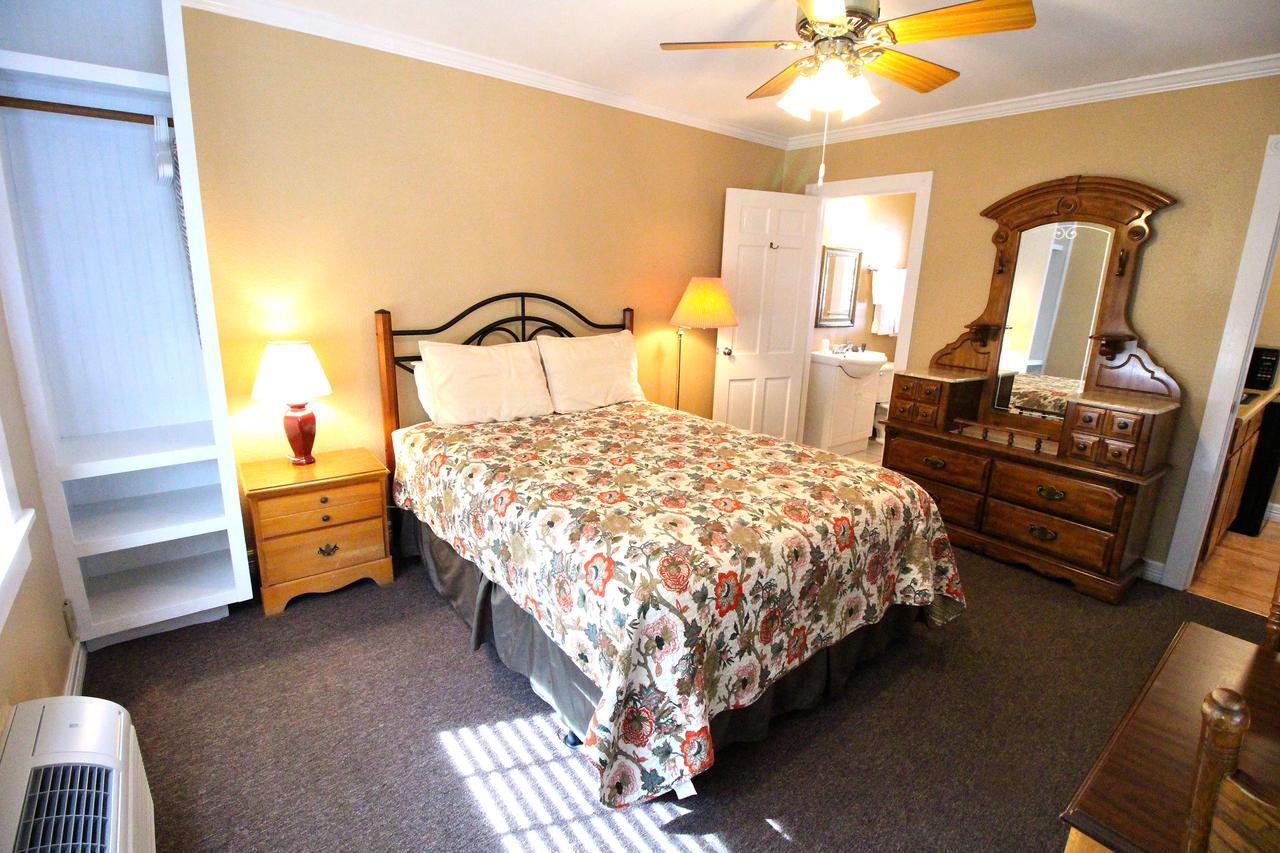Queen Room Upper Floor