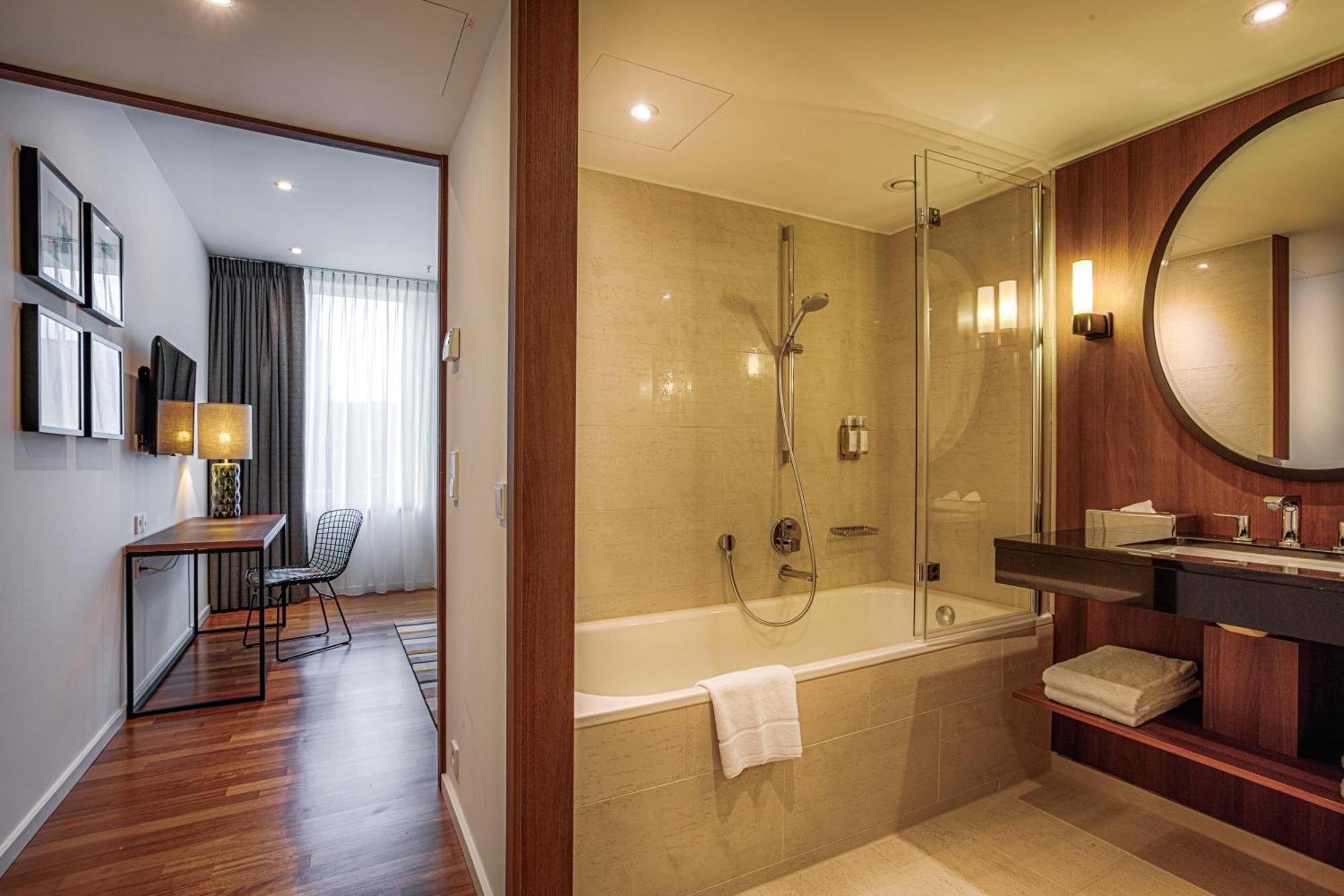 Premium Double Room - Speicherstadt,718431598:JPEG