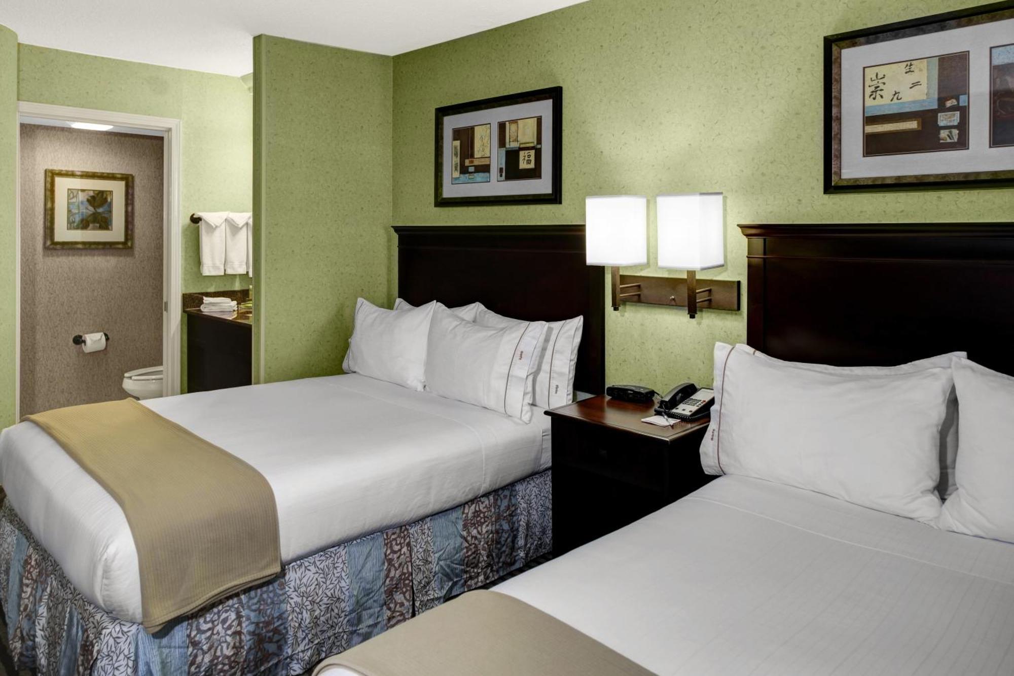 Standard Double Room with Two Double Beds - Communications Access