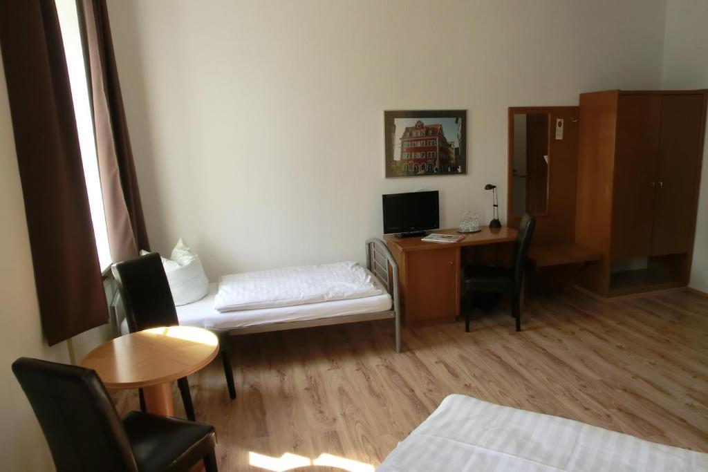 Triple Room,56584801:JPEG