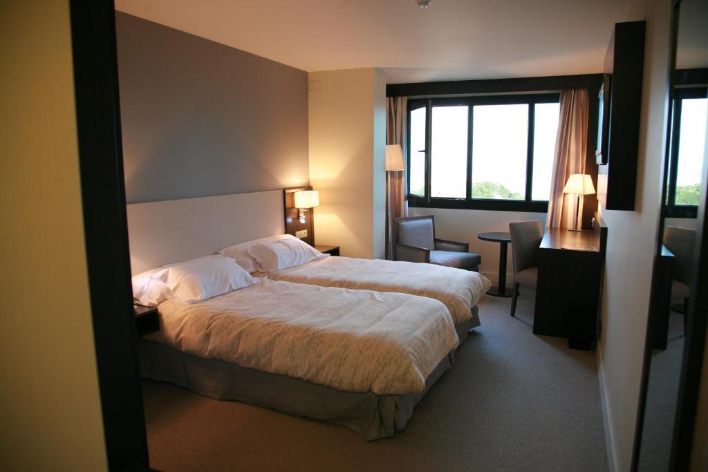 Double or Twin Room,702625321:JPEG