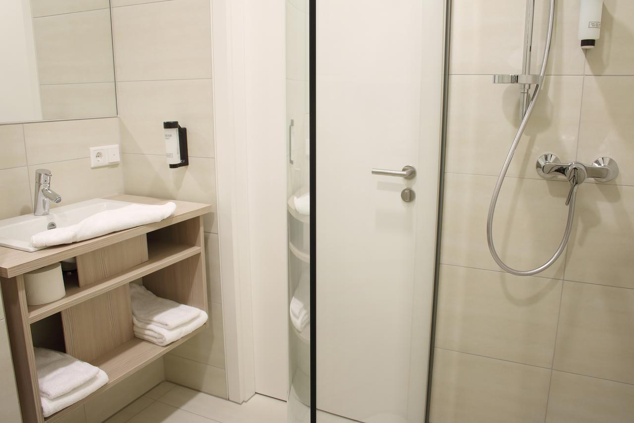 Small Single Room,566963496:JPEG