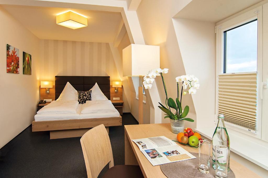 Double Room,1206417943:JPEG