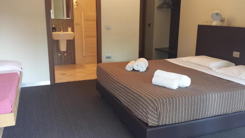 Quadruple Room,706173973:JPEG
