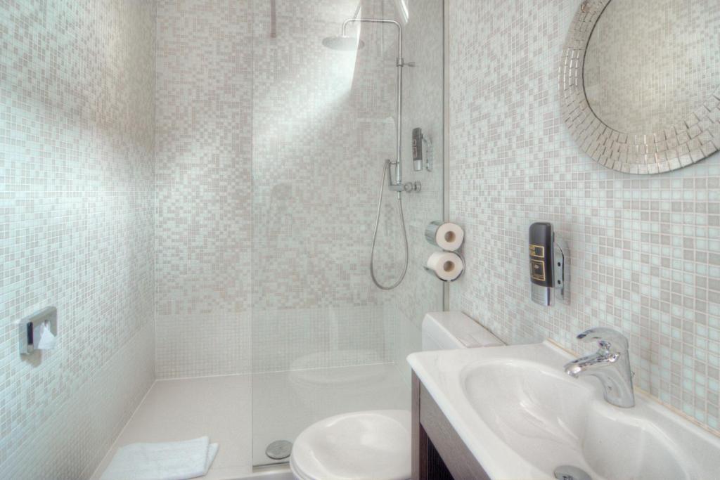 Double or Twin Room,56806369:JPEG