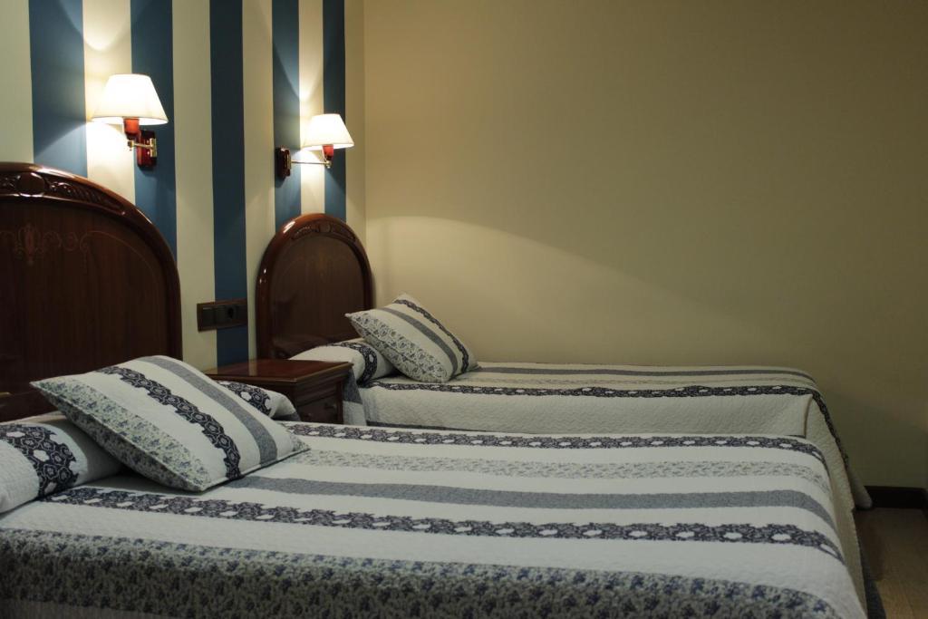 Twin Room,352536661:JPEG