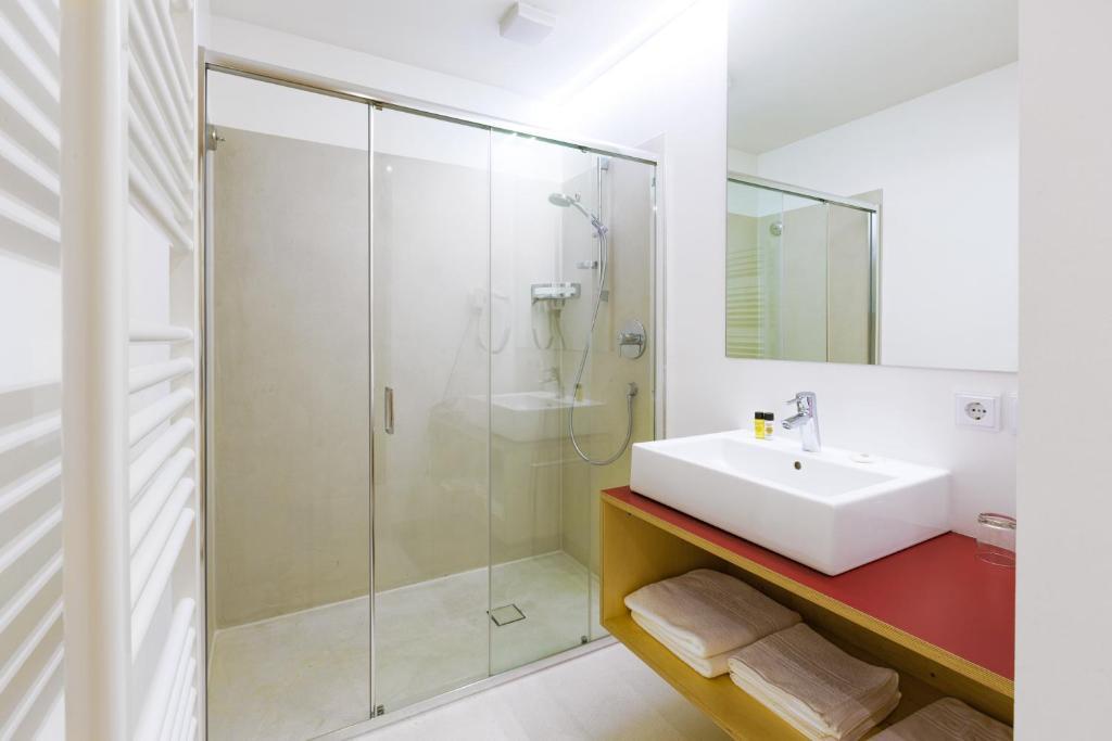 Standard Double Room,57060100:JPEG