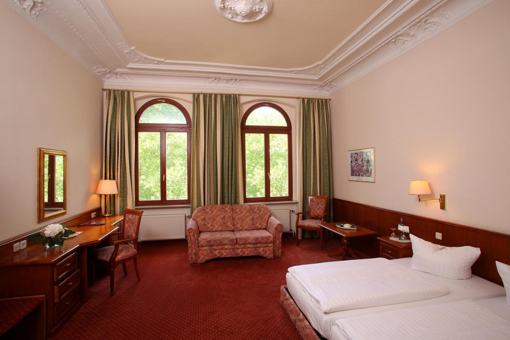 Double or Twin Room,439249239:JPEG