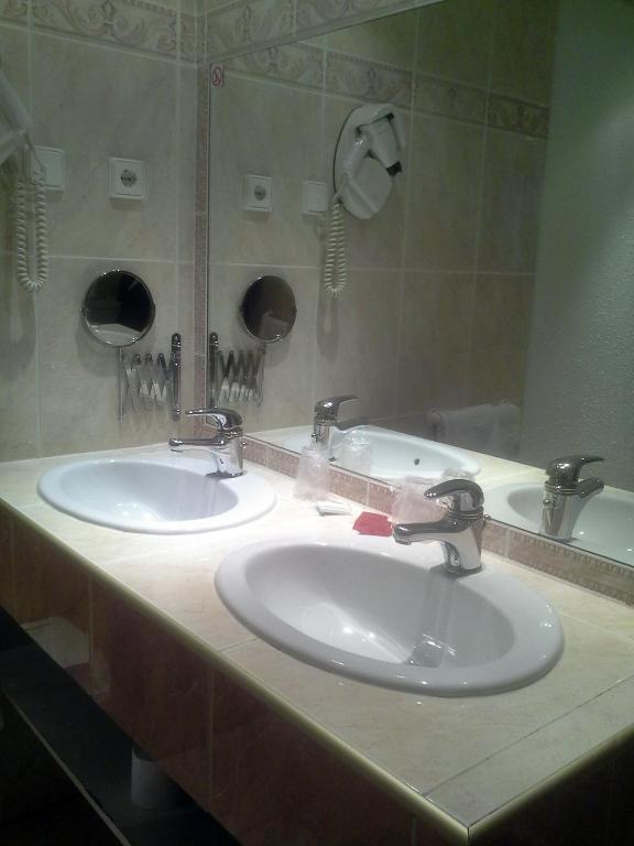 Double Room,1637720910:JPEG