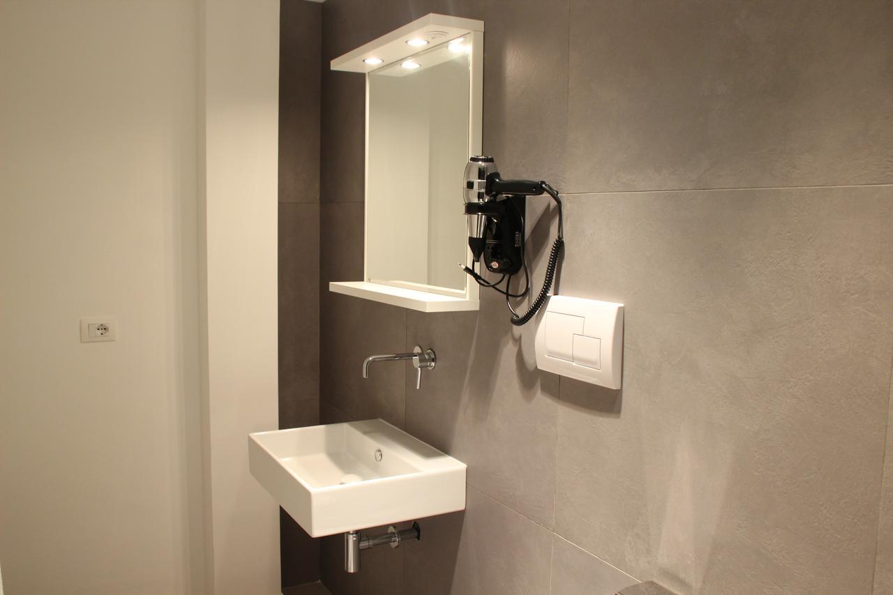 Deluxe Queen Suite