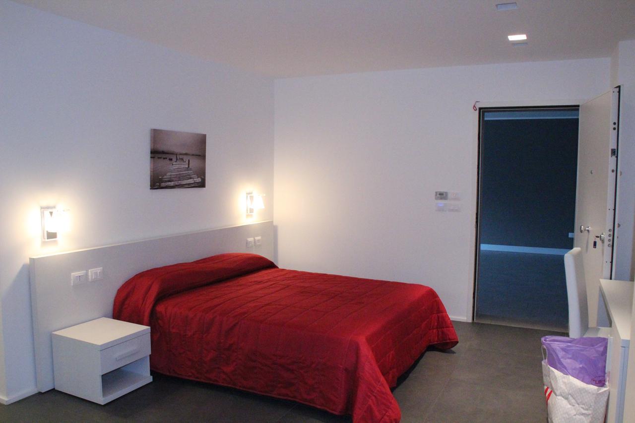 Standard Triple Room,572107413:JPEG