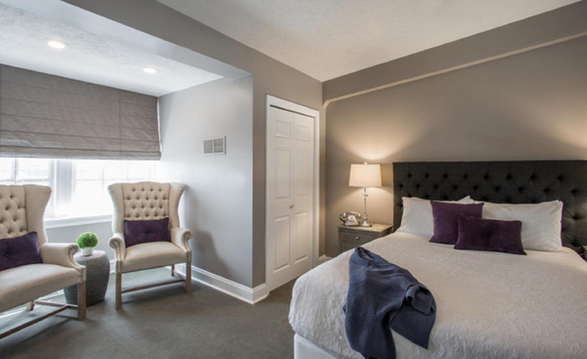 Premier Queen Loft