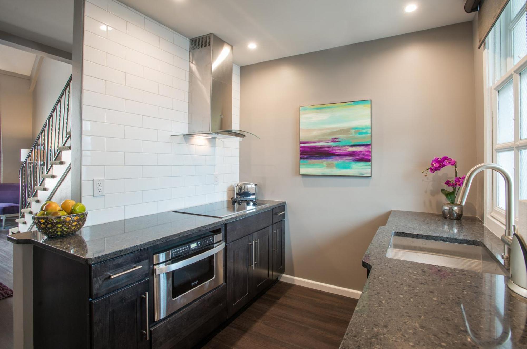 Premier Queen Loft