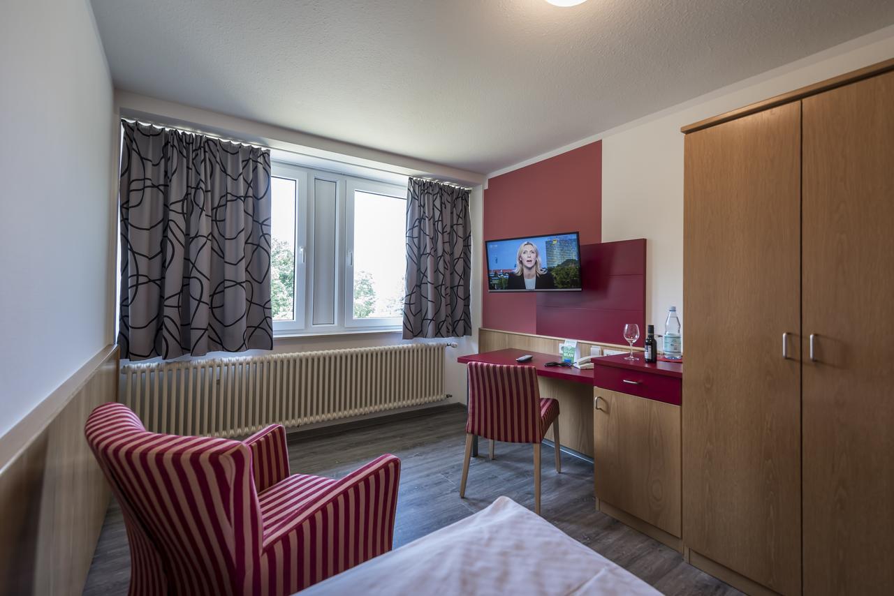 Standard Single Room,573602403:JPEG