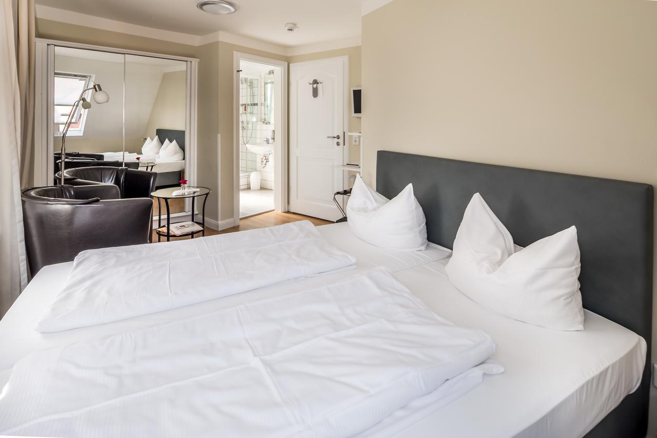 Budget Double Room,761943655:JPEG