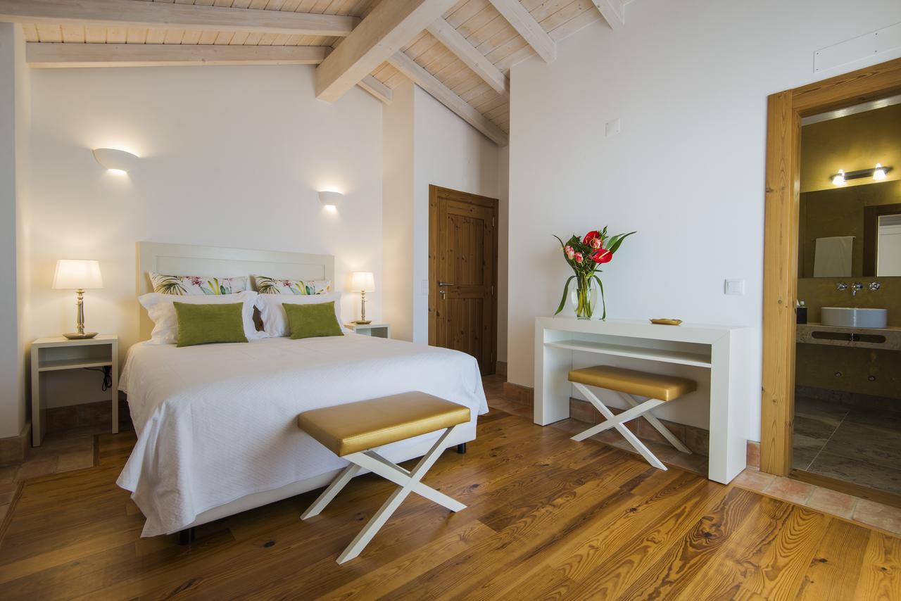 Deluxe Double Room with Balcony and Sea View,578957733:JPEG