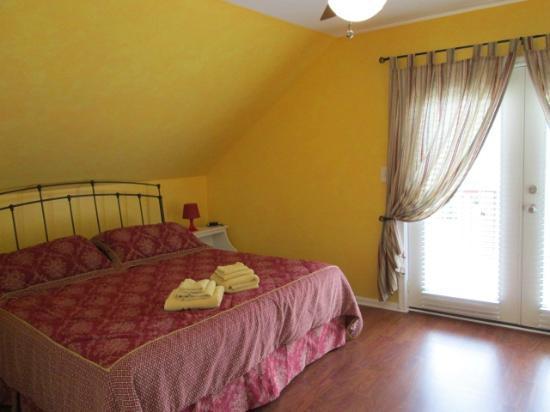 Deluxe King Room