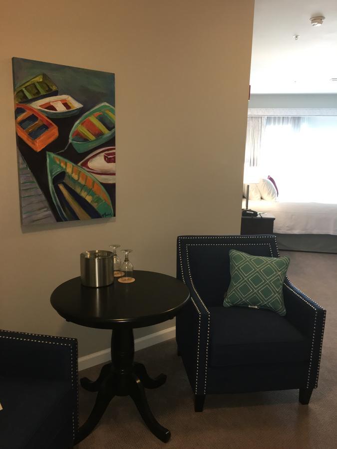 Deluxe Junior Suite,579160839:JPEG