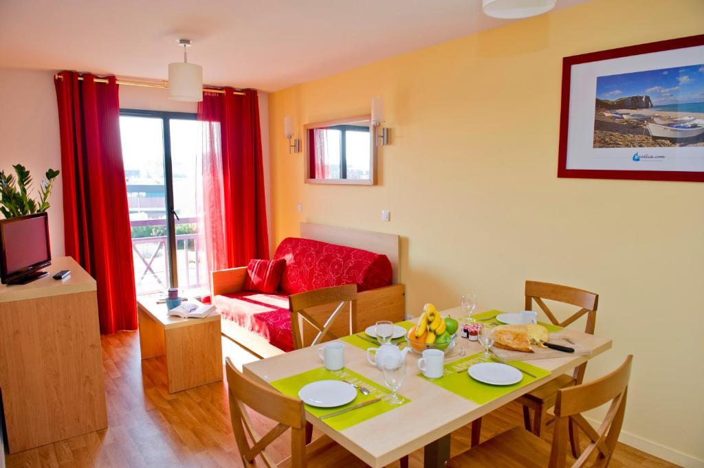 One-Bedroom Apartment,58375345:JPEG