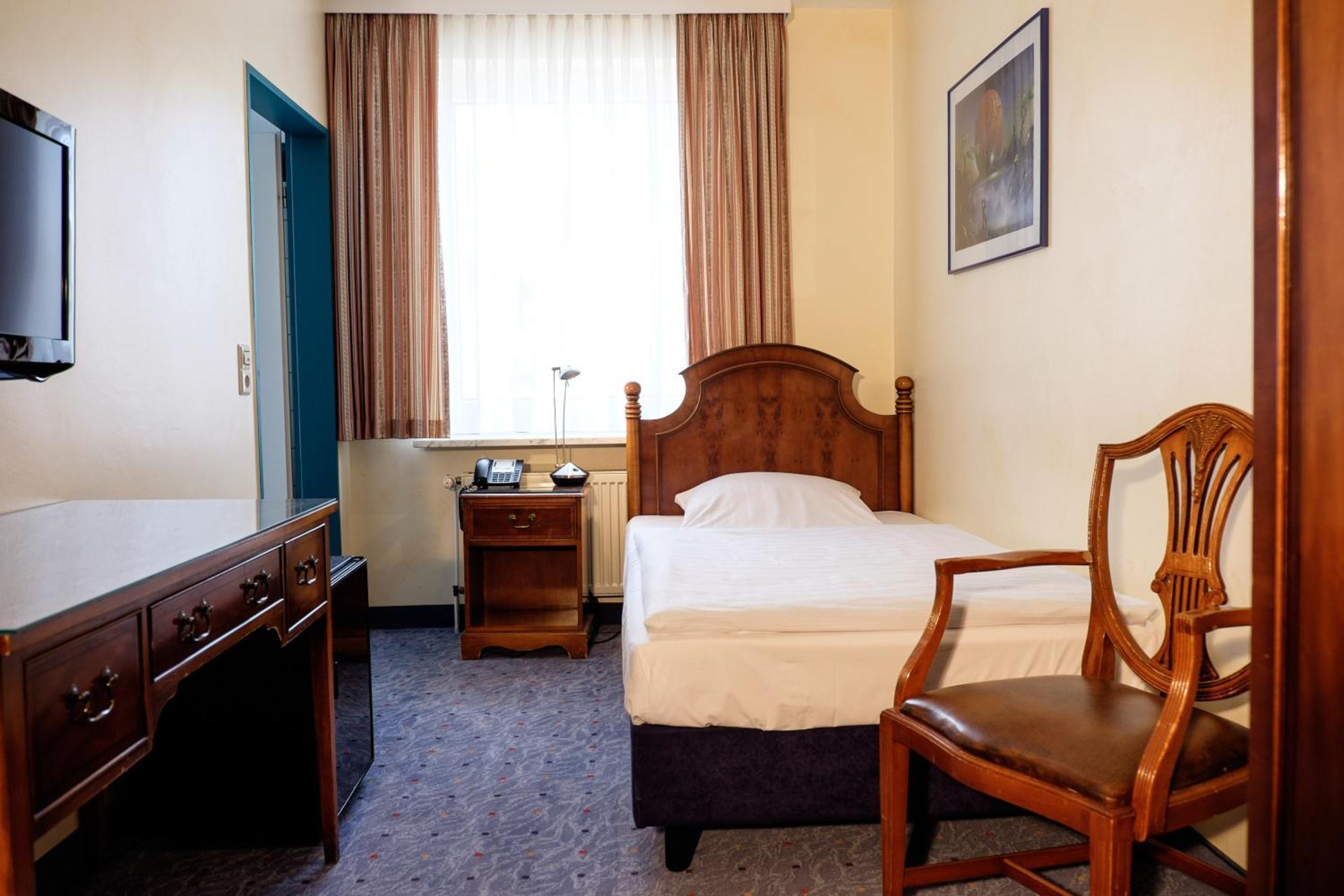 Economy Single Room