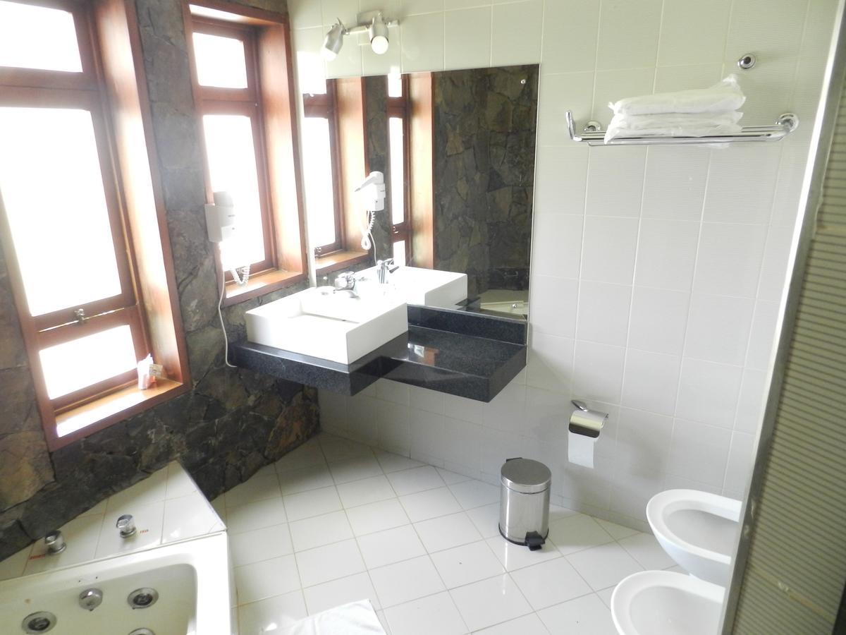 Quarto Duplo Deluxe com Banheira